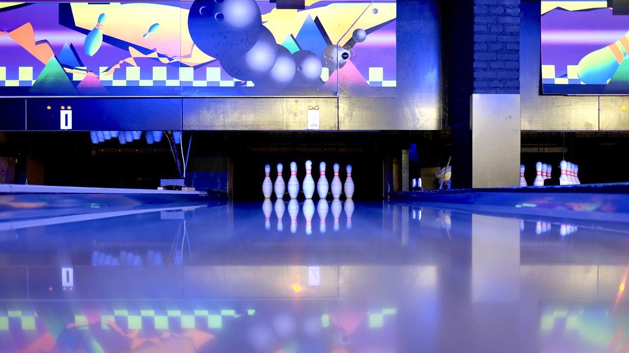 bowling game photo