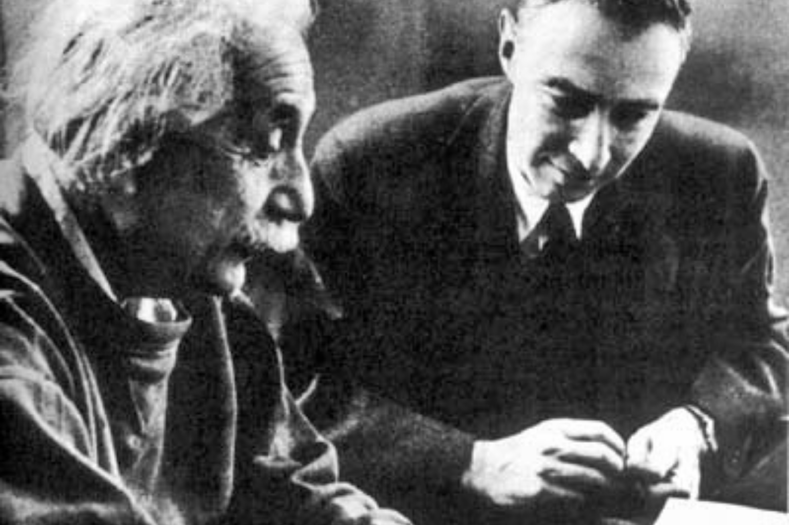 Albert Einstein a Oppenheimer
